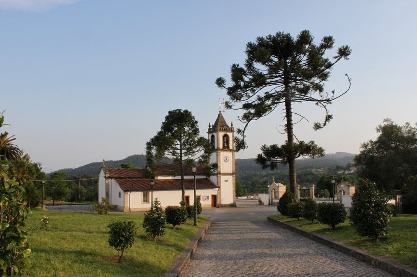 Pico de Regalados, Gondiães e Mós